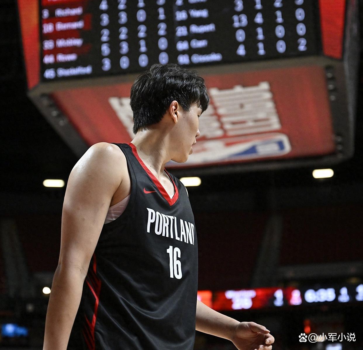 九游官方网站 -包含清晨CBA常规赛传出新动向;曼城单刀错失;管理层表态:球迷炸锅;轮换策略成焦点的词条