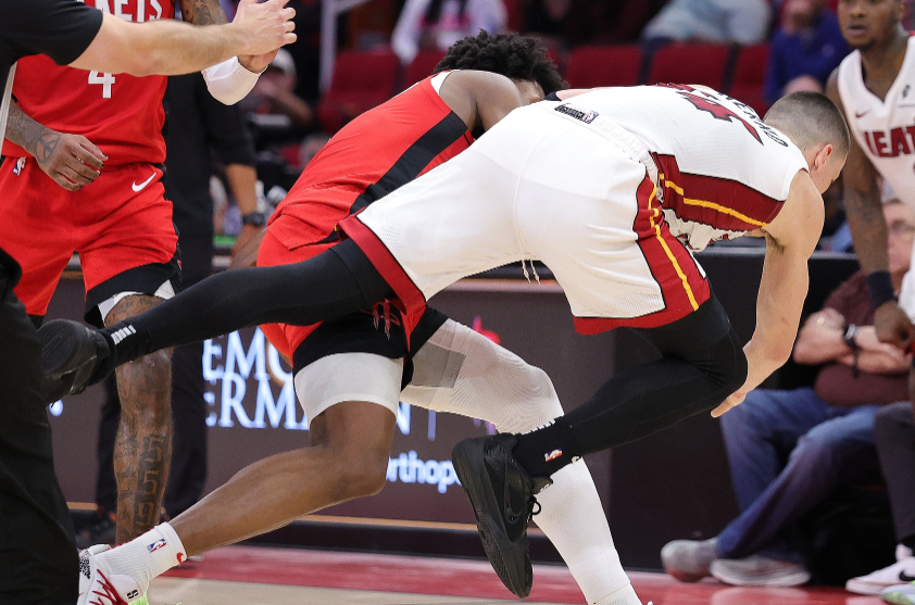 九游官方网站 -达拉斯独行侠发布备战花絮,赛前遗憾出局,NBA常规赛任务艰巨,纪律约束更严格的简单介绍